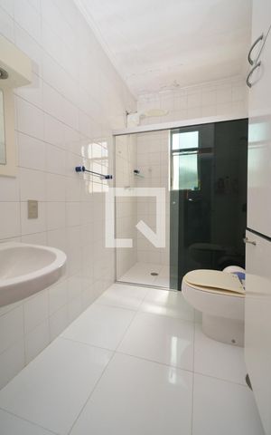 Casa à venda com 476m², 5 quartos e 3 vagasBanheiro