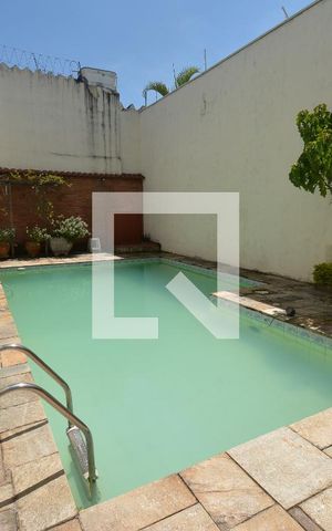 Casa à venda com 476m², 5 quartos e 3 vagasPiscina