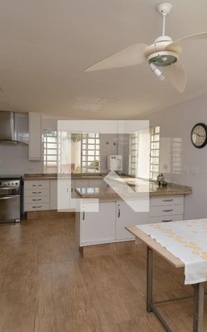 Casa à venda com 476m², 5 quartos e 3 vagasCozinha