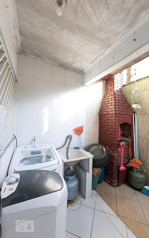 Casa à venda com 85m², 2 quartos e 2 vagas Casa à venda com 85m², 2 quartos e 2 vagasÁrea de Serviço