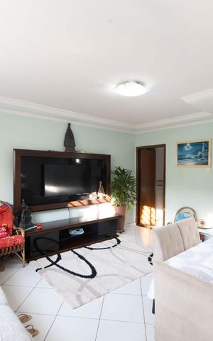 Casa à venda com 85m², 2 quartos e 2 vagas Casa à venda com 85m², 2 quartos e 2 vagasSala
