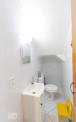 Casa à venda com 85m², 2 quartos e 2 vagas Casa à venda com 85m², 2 quartos e 2 vagasLavabo