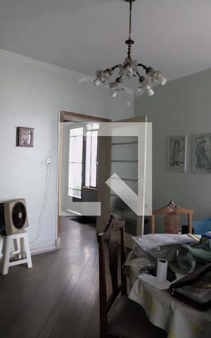 Casa à venda com 210m², 3 quartos e 6 vagasSala