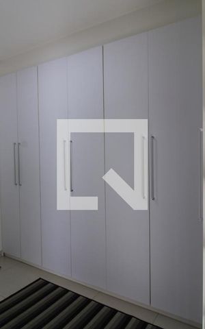 Casa à venda com 211m², 4 quartos e 2 vagasArmário da suíte 1