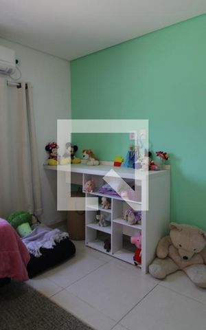 Casa à venda com 211m², 4 quartos e 2 vagasSuíte 2