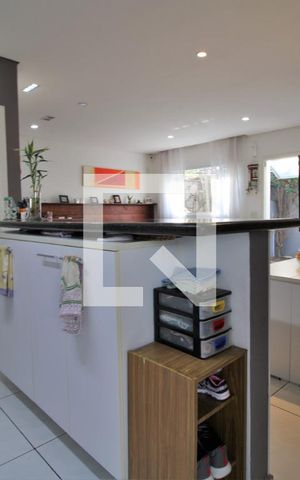 Casa à venda com 211m², 4 quartos e 2 vagasCozinha