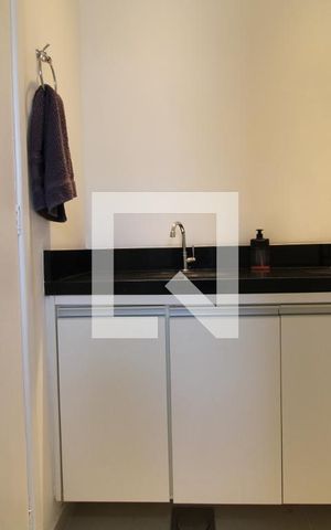 Casa à venda com 211m², 4 quartos e 2 vagasBanheiro da suíte 2 e3 