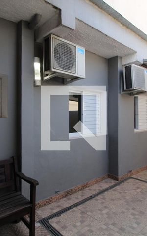 Casa à venda com 211m², 4 quartos e 2 vagasQuintal lateral