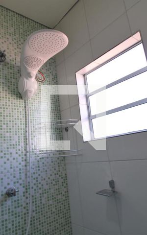Casa à venda com 211m², 4 quartos e 2 vagasChuveiro banheiro da suíte 2 e 3