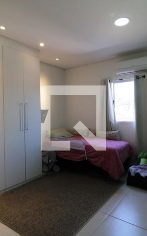 Casa à venda com 211m², 4 quartos e 2 vagasSuíte 2