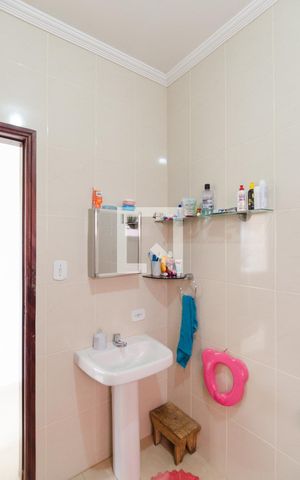 Casa à venda com 290m², 2 quartos e 2 vagas Casa à venda com 290m², 2 quartos e 2 vagasBanheiro