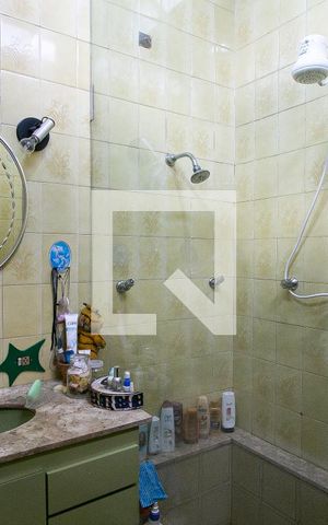 Casa à venda com 172m², 4 quartos e 3 vagas Casa à venda com 172m², 4 quartos e 3 vagasCasa 1 - Banheiro