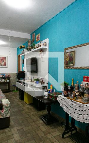 Casa à venda com 172m², 4 quartos e 3 vagas Casa à venda com 172m², 4 quartos e 3 vagasCasa 2 - Sala