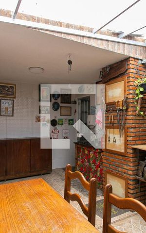 Casa à venda com 172m², 4 quartos e 3 vagas Casa à venda com 172m², 4 quartos e 3 vagasCasa 2 - Quintal e Churrasqueira