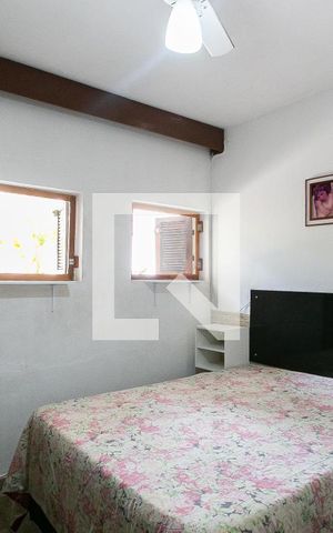 Casa à venda com 172m², 4 quartos e 3 vagas Casa à venda com 172m², 4 quartos e 3 vagasCasa 2 - Quarto