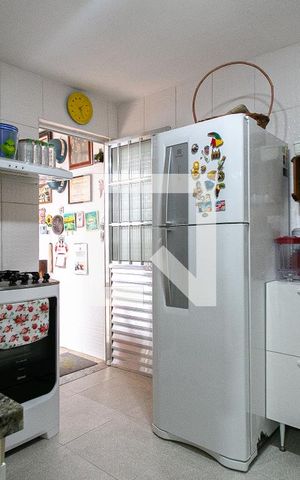 Casa à venda com 172m², 4 quartos e 3 vagas Casa à venda com 172m², 4 quartos e 3 vagasCasa 2 - Cozinha