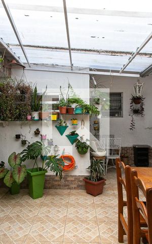 Casa à venda com 172m², 4 quartos e 3 vagas Casa à venda com 172m², 4 quartos e 3 vagasCasa 2 - Quintal e Churrasqueira