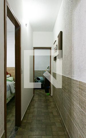 Casa à venda com 172m², 4 quartos e 3 vagas Casa à venda com 172m², 4 quartos e 3 vagasCasa 2 - Corredor