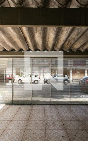 Casa à venda com 172m², 4 quartos e 3 vagas Casa à venda com 172m², 4 quartos e 3 vagasGaragem