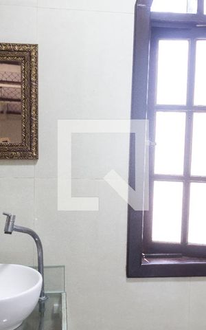 Casa para alugar com 400m², 2 quartos e 2 vagasLavabo