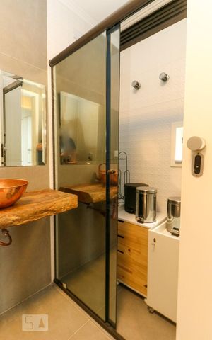 Apartamento para alugar com 210m², 3 quartos e 3 vagas Apartamento para alugar com 210m², 3 quartos e 3 vagasBanheiro