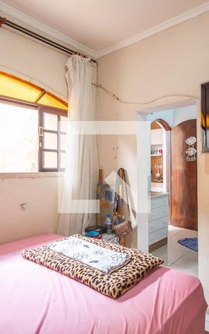 Casa à venda com 220m², 4 quartos e 6 vagas Casa à venda com 220m², 4 quartos e 6 vagasQuarto 4
