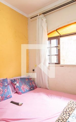 Casa à venda com 220m², 4 quartos e 6 vagas Casa à venda com 220m², 4 quartos e 6 vagasQuarto 4