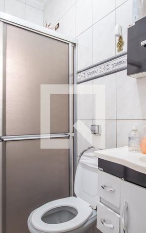 Casa à venda com 220m², 4 quartos e 6 vagas Casa à venda com 220m², 4 quartos e 6 vagasBanheiro 3