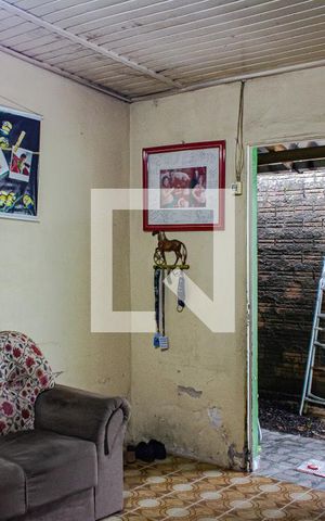 Casa à venda com 300m², 2 quartos e 2 vagas Casa à venda com 300m², 2 quartos e 2 vagasSala