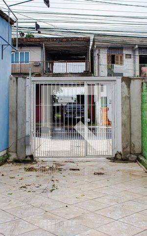 Casa à venda com 300m², 2 quartos e 2 vagas Casa à venda com 300m², 2 quartos e 2 vagasGaragem