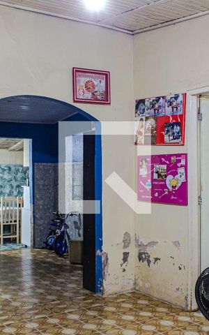 Casa à venda com 300m², 2 quartos e 2 vagas Casa à venda com 300m², 2 quartos e 2 vagasSala