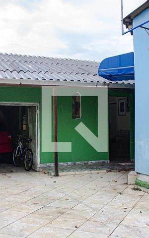 Casa à venda com 300m², 2 quartos e 2 vagas Casa à venda com 300m², 2 quartos e 2 vagasGaragem