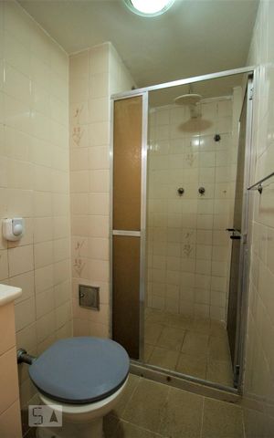 Apartamento para alugar com 60m², 2 quartos e sem vagaBanheiro