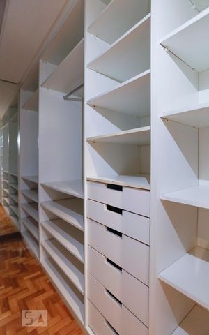 Apartamento para alugar com 108m², 2 quartos e 1 vagaCloset