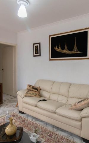 Casa à venda com 200m², 3 quartos e 2 vagas Casa à venda com 200m², 3 quartos e 2 vagasSala