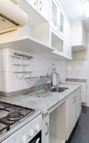 Apartamento à venda com 99m², 3 quartos e 2 vagas Apartamento à venda com 99m², 3 quartos e 2 vagasCozinha