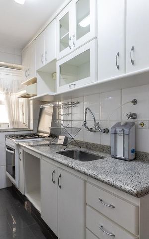 Apartamento à venda com 99m², 3 quartos e 2 vagas Apartamento à venda com 99m², 3 quartos e 2 vagasCozinha