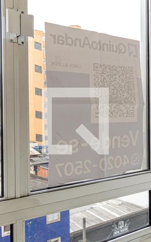 Apartamento à venda com 30m², 1 quarto e sem vaga Apartamento à venda com 30m², 1 quarto e sem vagaPlaquina instalada no imóvel - janela do quarto