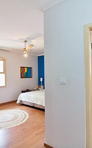 Casa à venda com 450m², 5 quartos e 6 vagasSuíte 