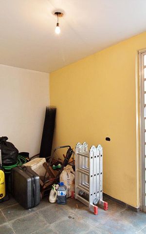 Casa à venda com 450m², 5 quartos e 6 vagasEdícula