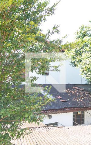 Casa à venda com 143m², 4 quartos e 2 vagas Casa à venda com 143m², 4 quartos e 2 vagasVista