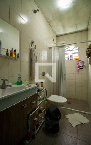 Casa à venda com 400m², 4 quartos e 2 vagas Casa à venda com 400m², 4 quartos e 2 vagasBanheiro 1 - Casa 2