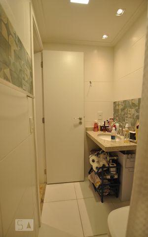 Apartamento à venda com 93m², 2 quartos e 2 vagasBanheiro