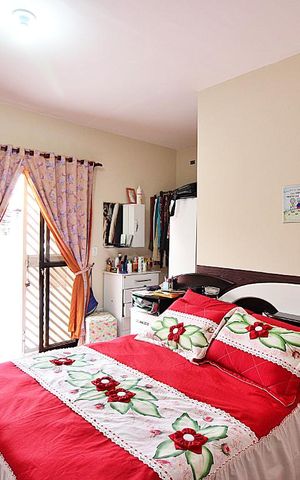 Casa à venda com 256m², 4 quartos e 2 vagasQuarto 1 