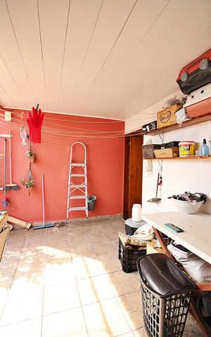 Casa à venda com 256m², 4 quartos e 2 vagasLavanderia