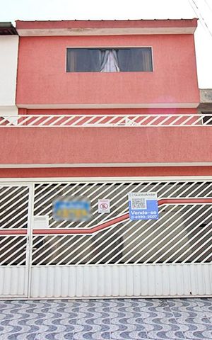 Casa à venda com 256m², 4 quartos e 2 vagasFachada