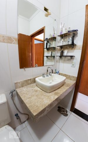 Casa à venda com 300m², 3 quartos e 2 vagas