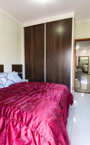 Casa à venda com 300m², 3 quartos e 2 vagas