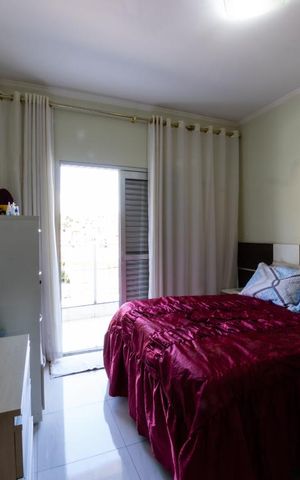 Casa à venda com 300m², 3 quartos e 2 vagas