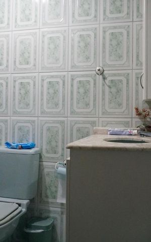 Casa à venda com 240m², 5 quartos e 3 vagasCasa 2 - Banheiro Social